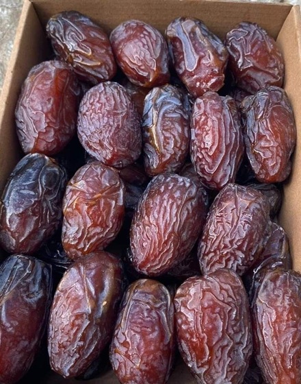 ১ কেজি প্রিমিয়াম এরাবিয়ান খেজুর – ১০০% ন্যাচারাল, নরম ও সুস্বাদু | Fresh Arabian Dates